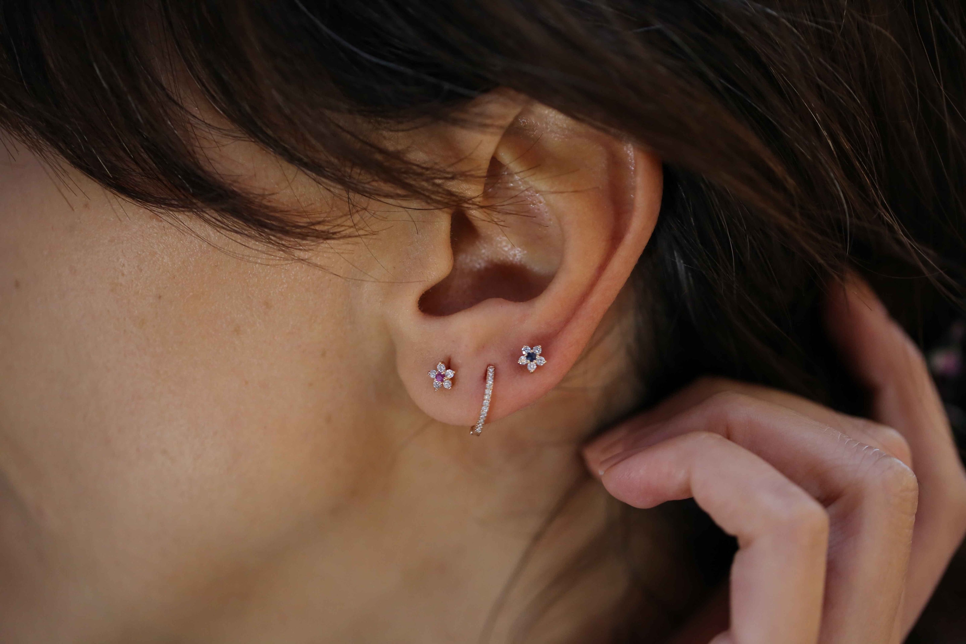 Cemre Yakut Pimli Küpe