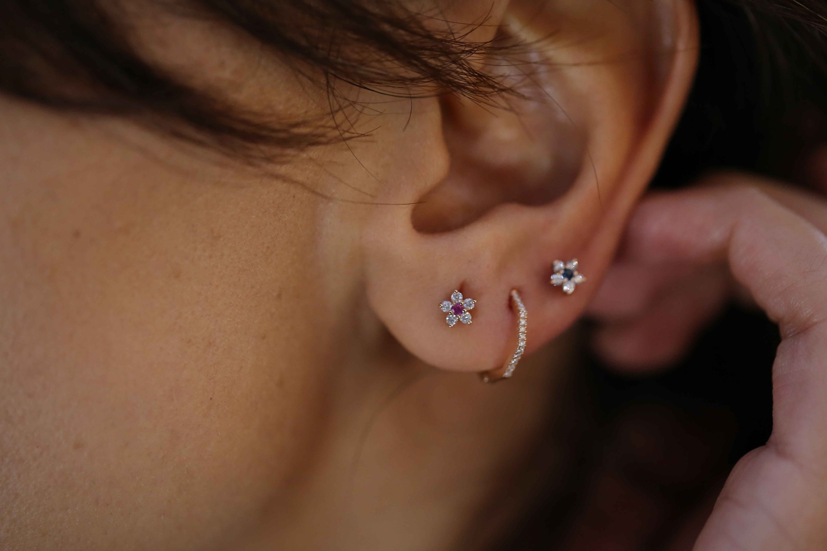 Cemre Yakut Pimli Küpe