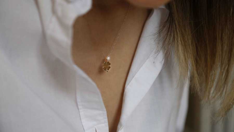 İnci Taşlı Yonca Kolye